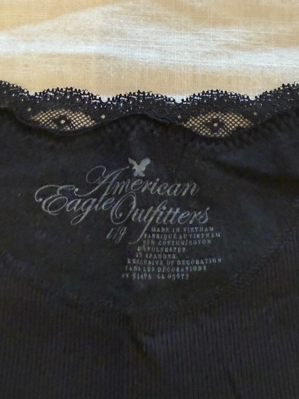 Brand New "AMERICAN EAGLE" Ribbed Tank with Lace Trim Detail, Size Large - Picture 3 of 5
